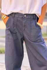 Pantalon stretch bleu marine coupe barrel grandes poches
